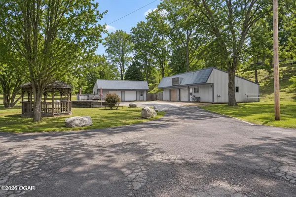 17 Stoneville LN, Anderson, MO 64831