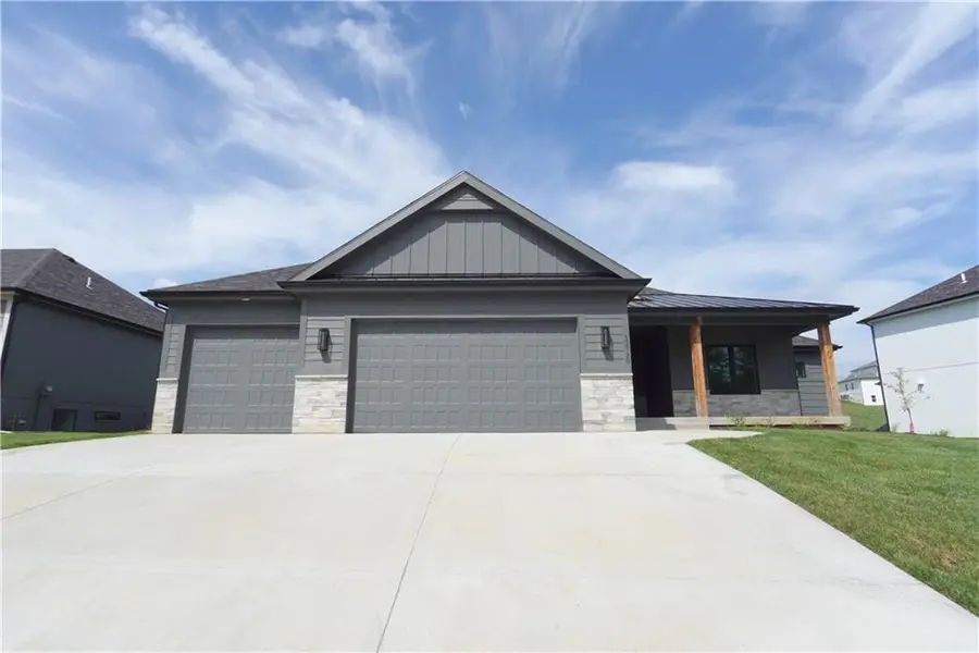 12730 NW Larkspur LN, Platte City, MO 64079