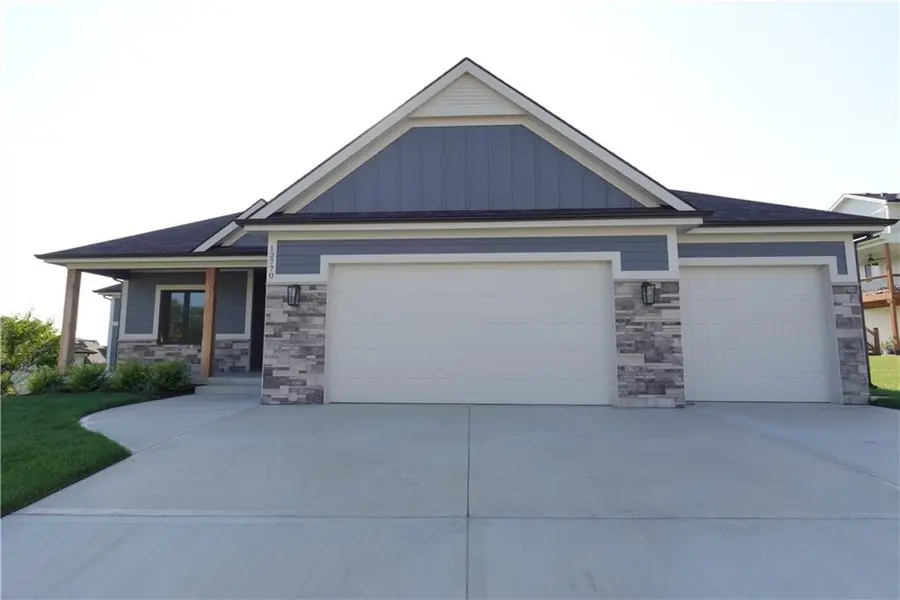 12770 NW Larkspur LN, Platte City, MO 64079