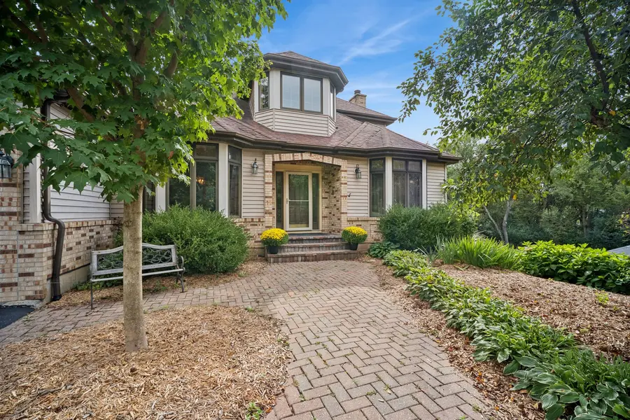 26165 N Greenbriar CT, Lake Barrington, IL 60084