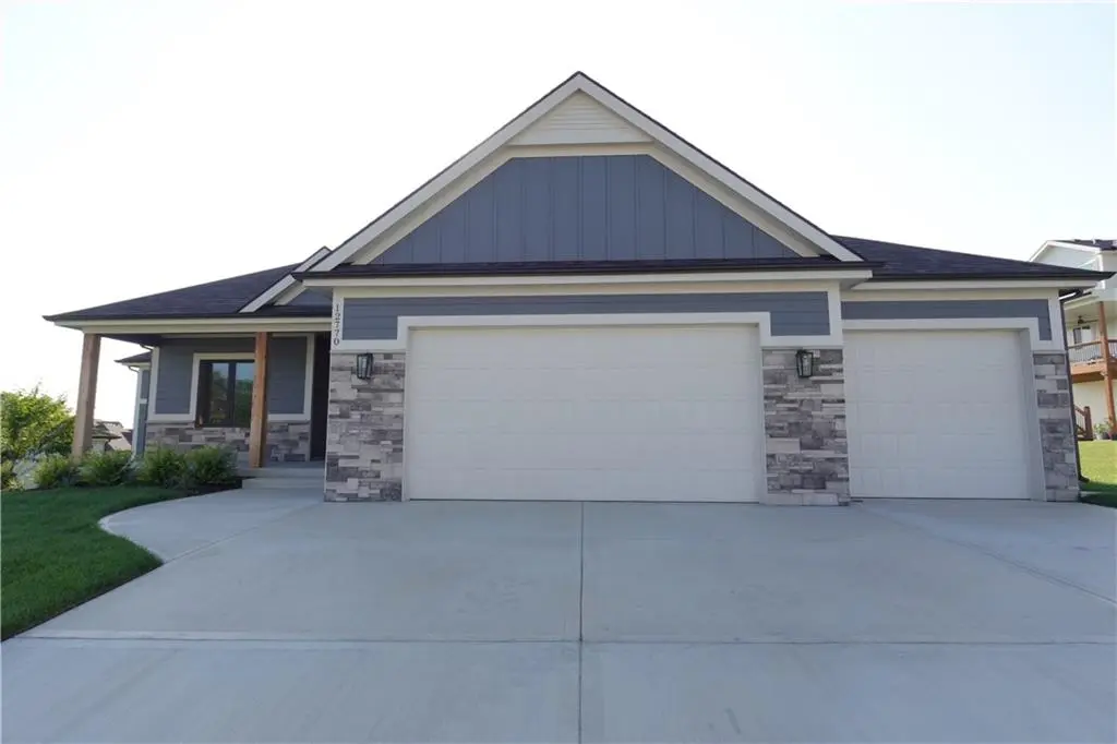 12770 NW Larkspur LN, Platte City, MO 64079