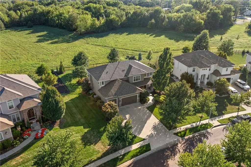 11609 W 154TH ST, Overland Park, KS 66221