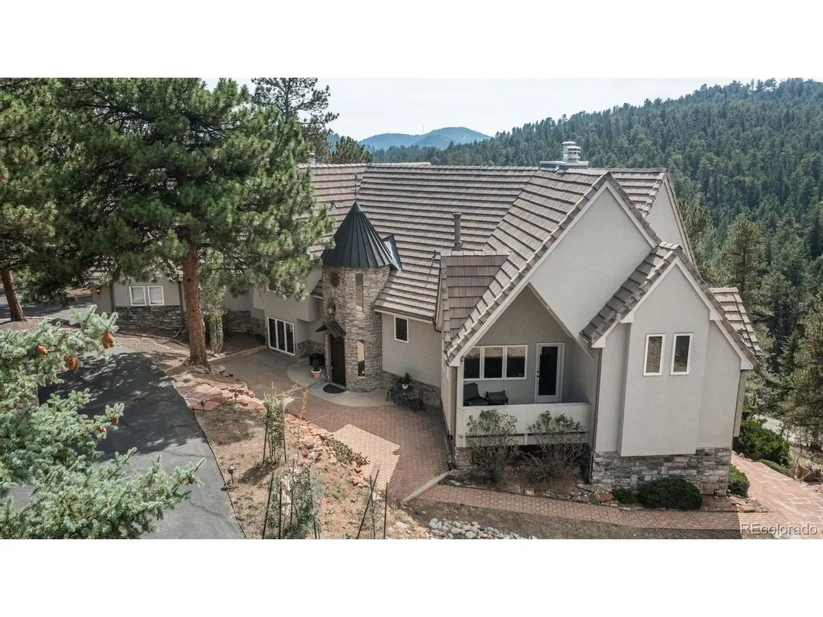 22594 Treetop, Golden, CO 80401