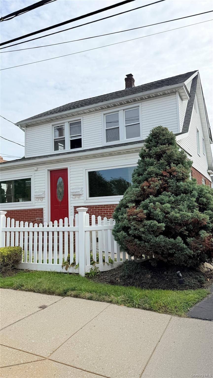 557 Newbridge RD, East Meadow, NY 11554