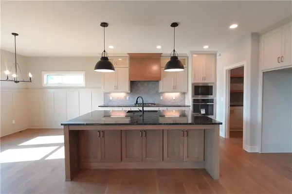 12770 NW Larkspur LN, Platte City, MO 64079