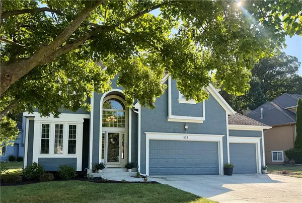 533 NE EMERALD DR, Lee's Summit, MO 64064