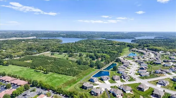 4813 NE Freehold CT, Lee's Summit, MO 64064
