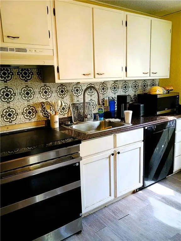 204 S 2nd ST, Lansing, KS 66043