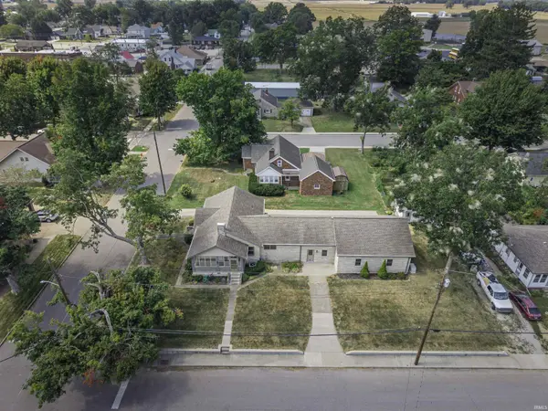 15 E Fletchall ST, Poseyville, IN 47633