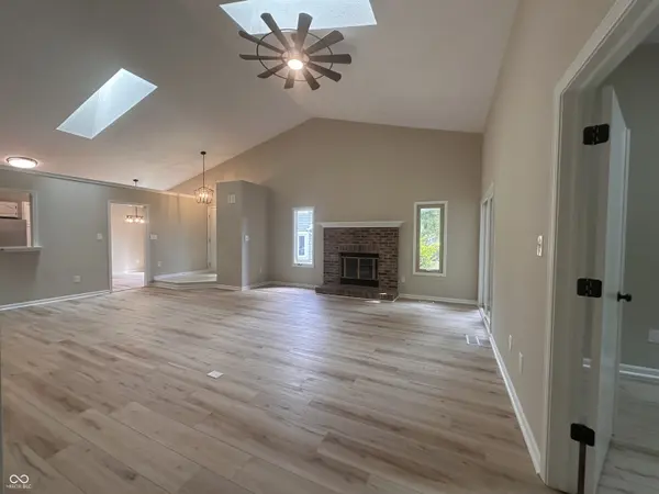 8138 Foxchase CIR, Indianapolis, IN 46256
