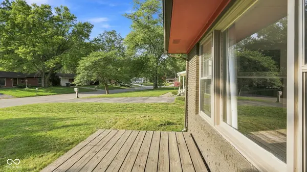 2700 Redbud LN, Anderson, IN 46011