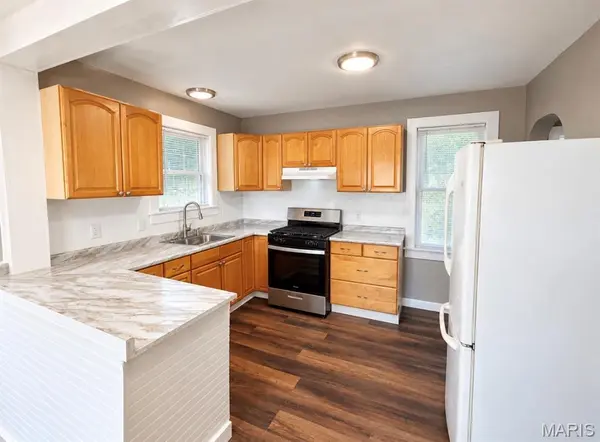 2205 Brown RD, St Louis, MO 63114