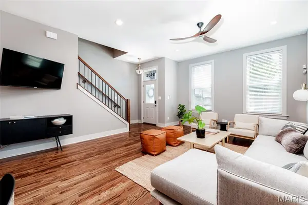 3433 Texas AVE, St Louis, MO 63116