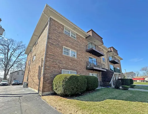 103 E Eleanor ST, Thornton, IL 60476