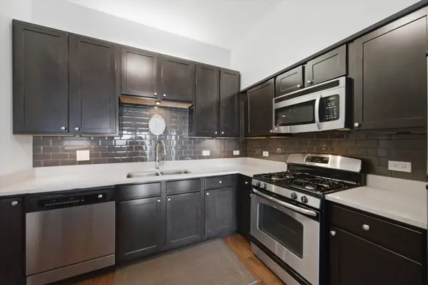125 Lakeview DR #604, Bloomingdale, IL 60108