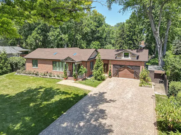 10 E Willow RD, Prospect Heights, IL 60070