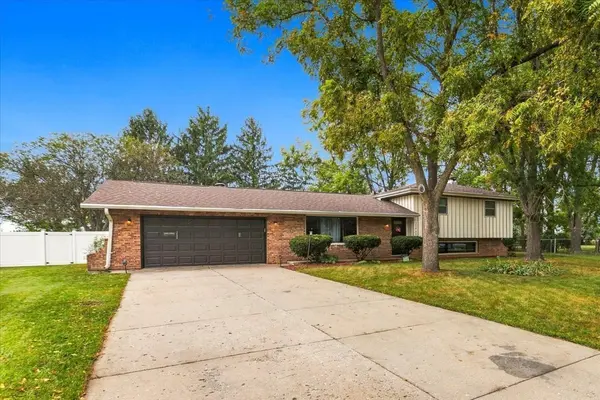 23949 W Plainsman CIR, Plainfield, IL 60586