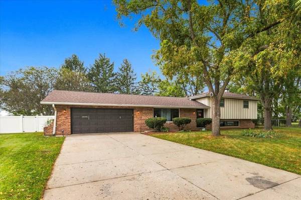 23949 W Plainsman CIR, Plainfield, IL 60586