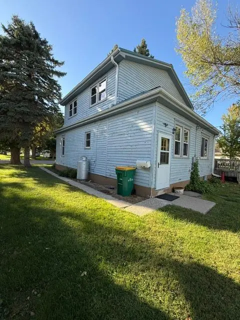 102 N Grove ST, Okabena, MN 56161