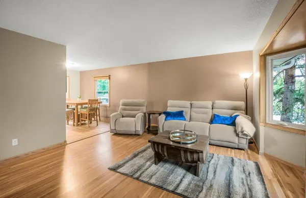 9581 Pilgrim LN N, Maple Grove, MN 55369