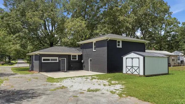 522 Stone Blvd, Tullahoma, TN 37388