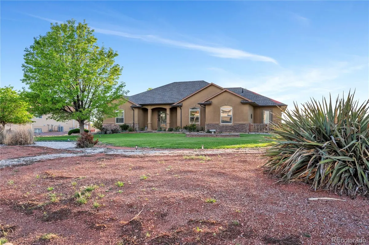 581 S Seaside DR, Pueblo, CO 81007