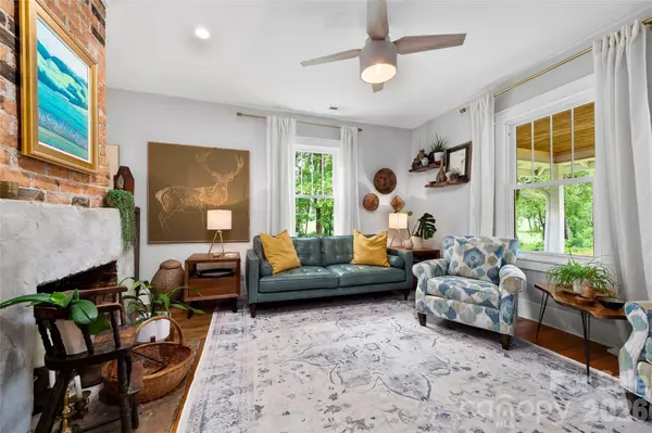 489 Turkey Creek RD, Leicester, NC 28748