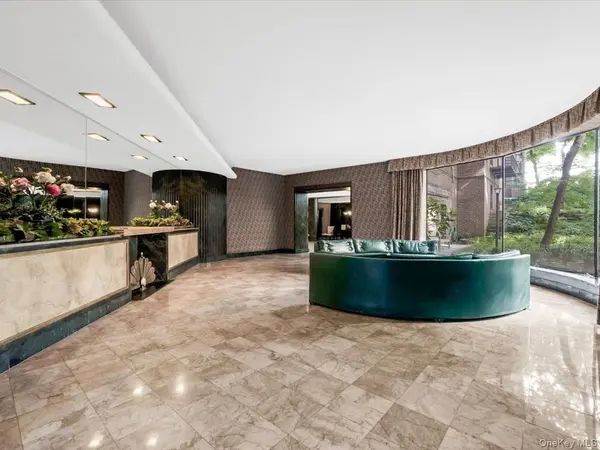 69-10 Yellowstone BLVD #202, Forest Hills, NY 11375