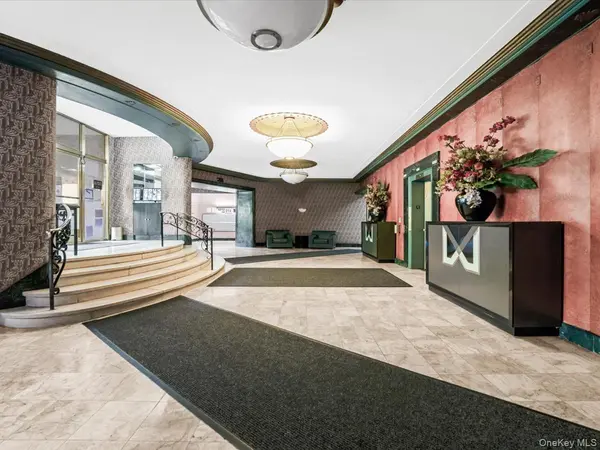 69-10 Yellowstone BLVD #202, Forest Hills, NY 11375