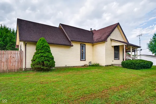 923 Washington ST, Hope, IN 47246