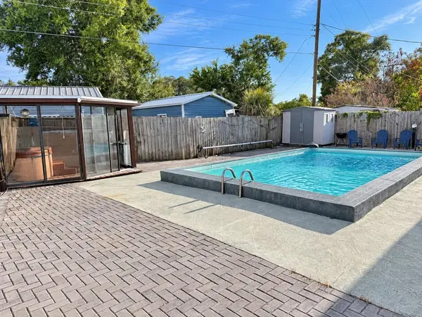7917 RIDEOUT RD, Tampa, FL 33619