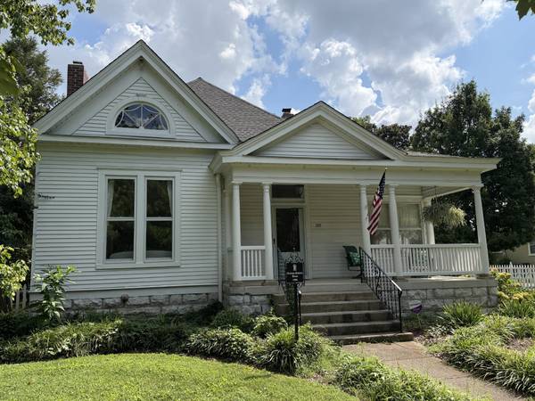 215 4th Ave #S, Franklin, TN 37064