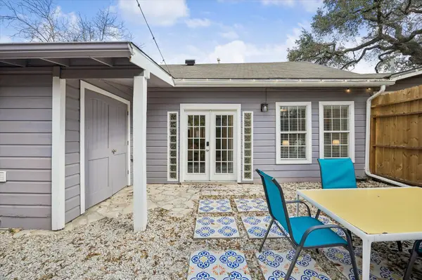 211 Lessin LN #B, Austin, TX 78704