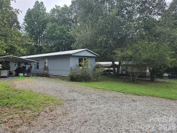 26 Den LN, Columbus, NC 28722