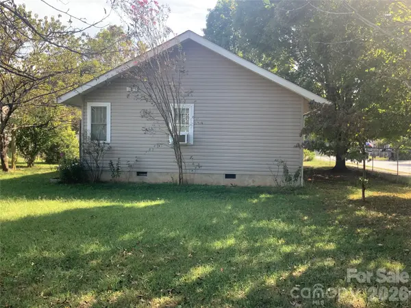 17 Buttonwood CT, Asheville, NC 28806