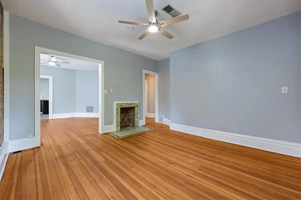 3612 Wyandotte ST, Kansas City, MO 64111