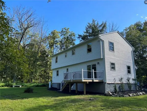 30 Daly RD, Middletown, NY 10940