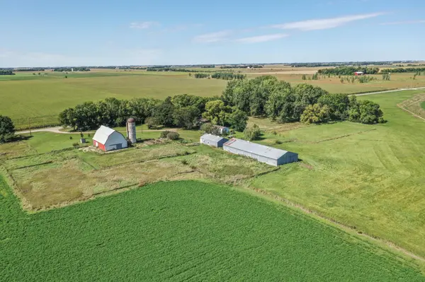 18413 60th ST SW, Prinsburg, MN 56281