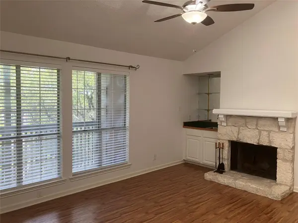 3809 Spicewood Springs RD #202, Austin, TX 78759