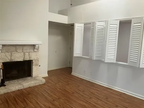 3809 Spicewood Springs RD #202, Austin, TX 78759