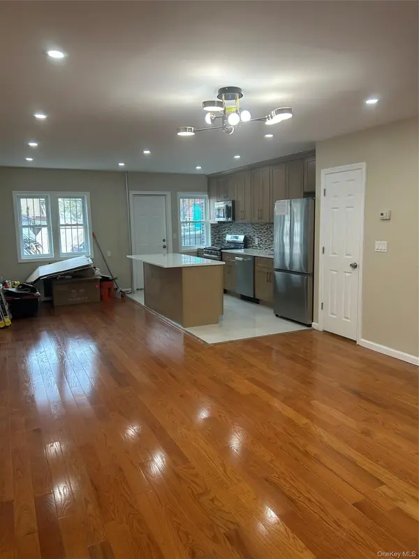 102-35 183rd PL, Hollis, NY 11423