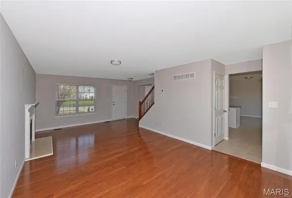 1401 Northshire LN, Lake St Louis, MO 63367