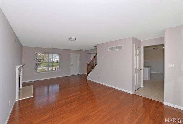 1401 Northshire LN, Lake St Louis, MO 63367