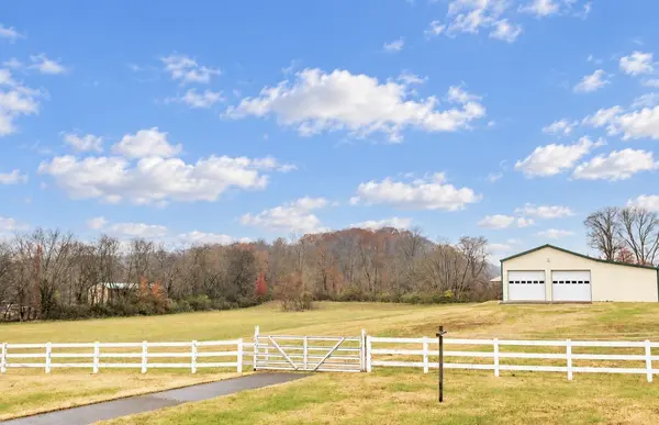 1041 Sandy Valley Rd, Hendersonville, TN 37075