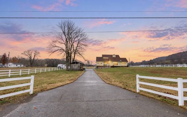 1041 Sandy Valley Rd, Hendersonville, TN 37075