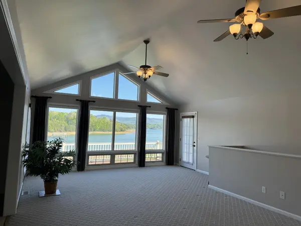 1820 Harbor Hills Lane, Dandridge, TN 37725