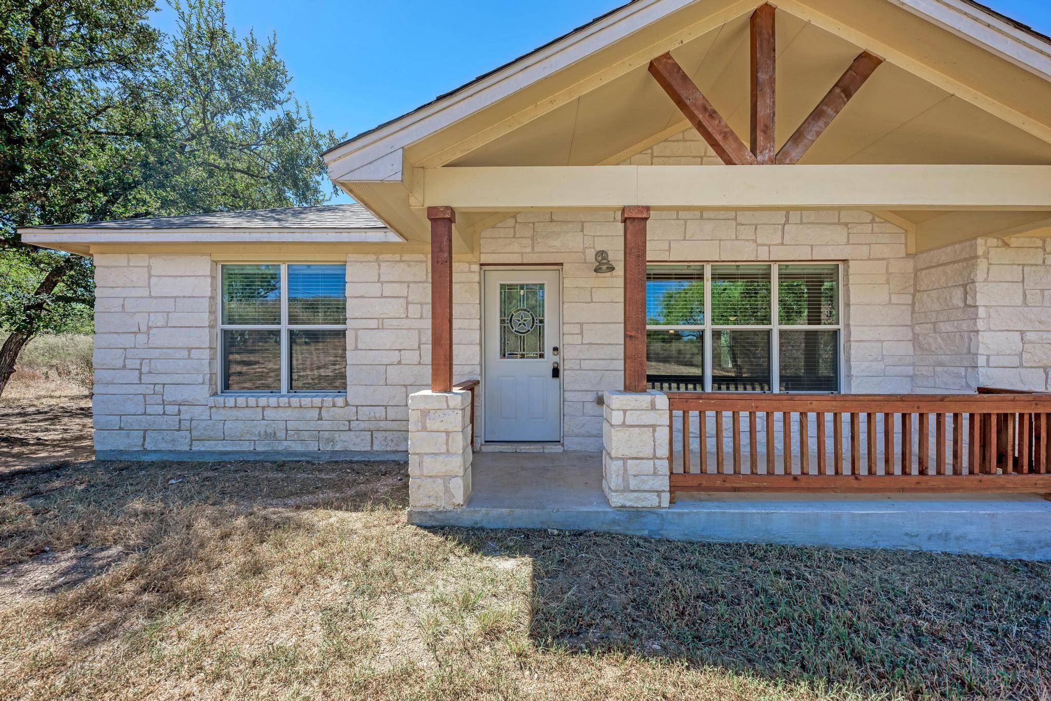 117 North Pass, Kingsland, TX 78639