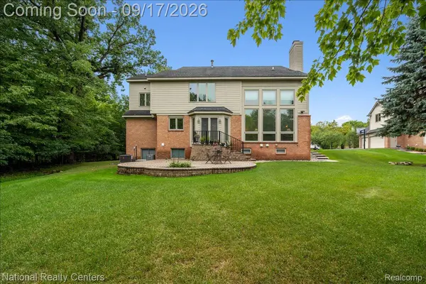 6951 Brook Hollow CT, West Bloomfield Charter Township, MI 48322
