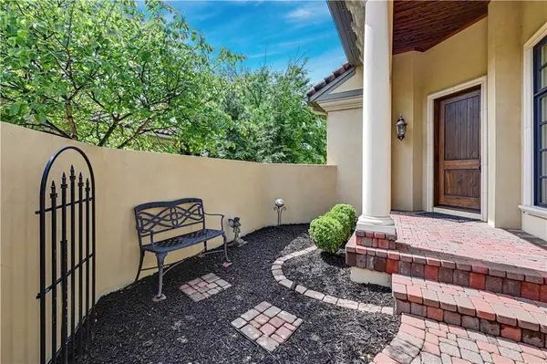 3313 W 138th ST, Leawood, KS 66224