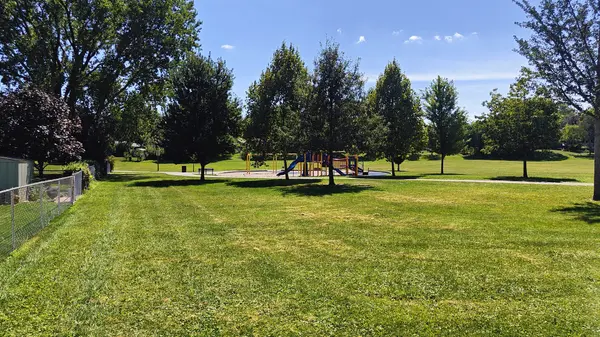 427 Kent CT, Schaumburg, IL 60193